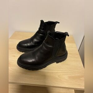 Steve Madden Black Leather Chukka Boots